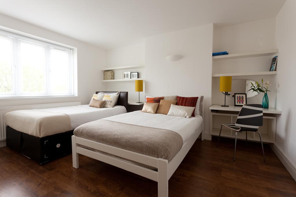 118 Brondesbury Road Apartments London Room photo