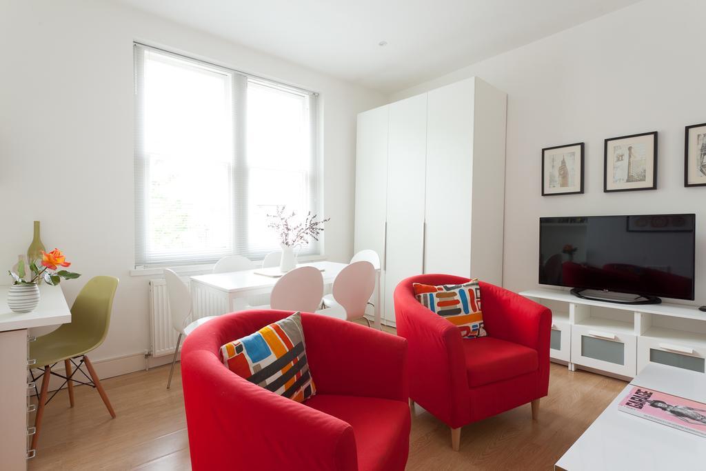 118 Brondesbury Road Apartments London Room photo